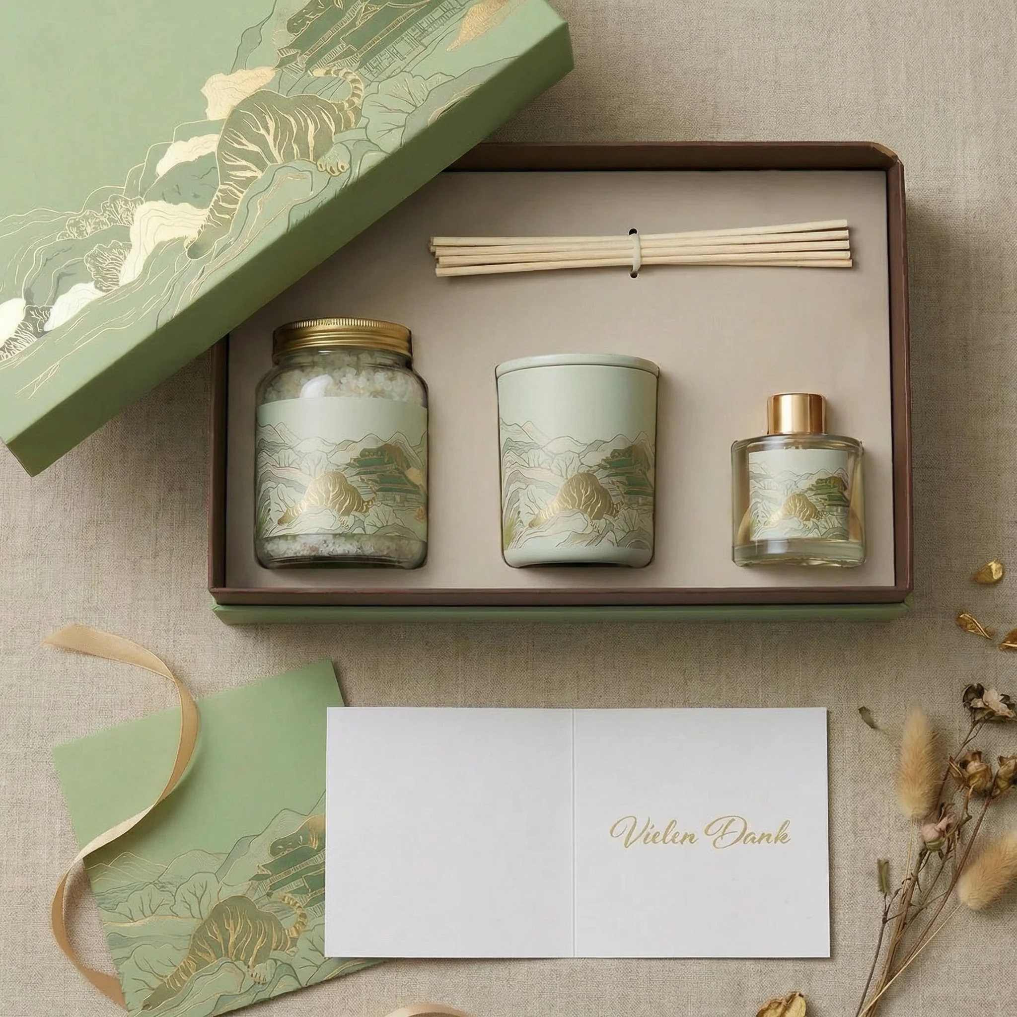 Dankeschön für Mitarbeiter. Grüne Verpackung im japanischen Stil mit Badesalz, Duftkerze und Raumduft.